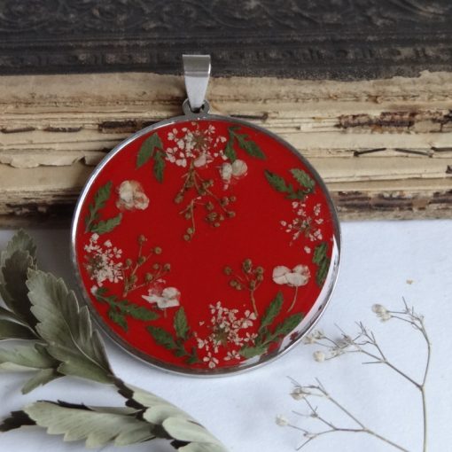 Piros körtánc medál